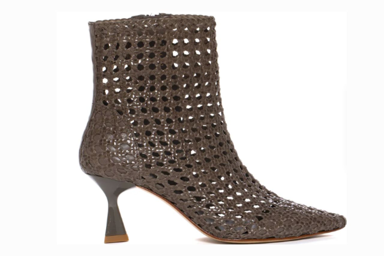 Outfits primaverales en España con los zapatos trenzados de Pons Quintana